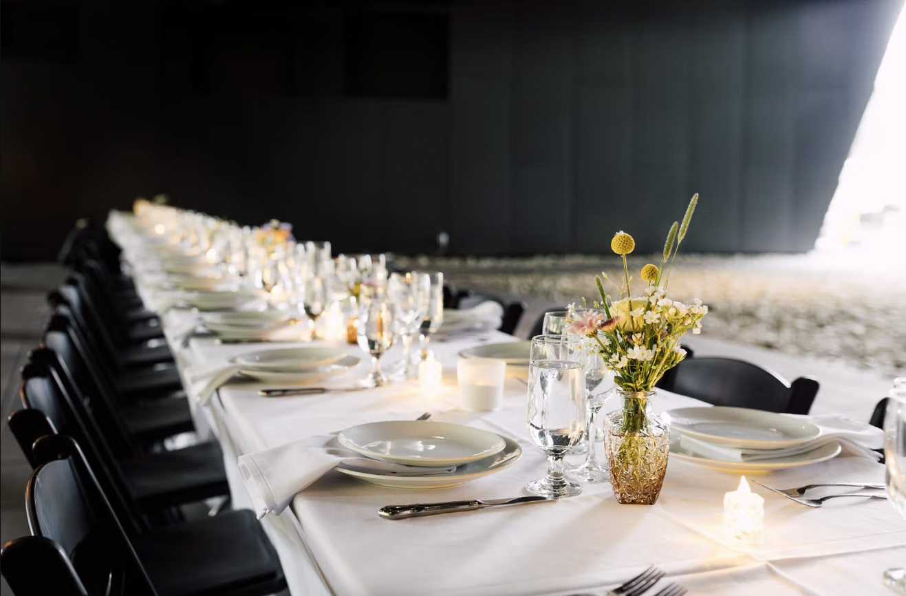 Audain Long Table Dinner en Blanc